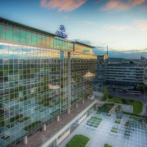 https://hilton-prague-18600.praguehotelsweb.com